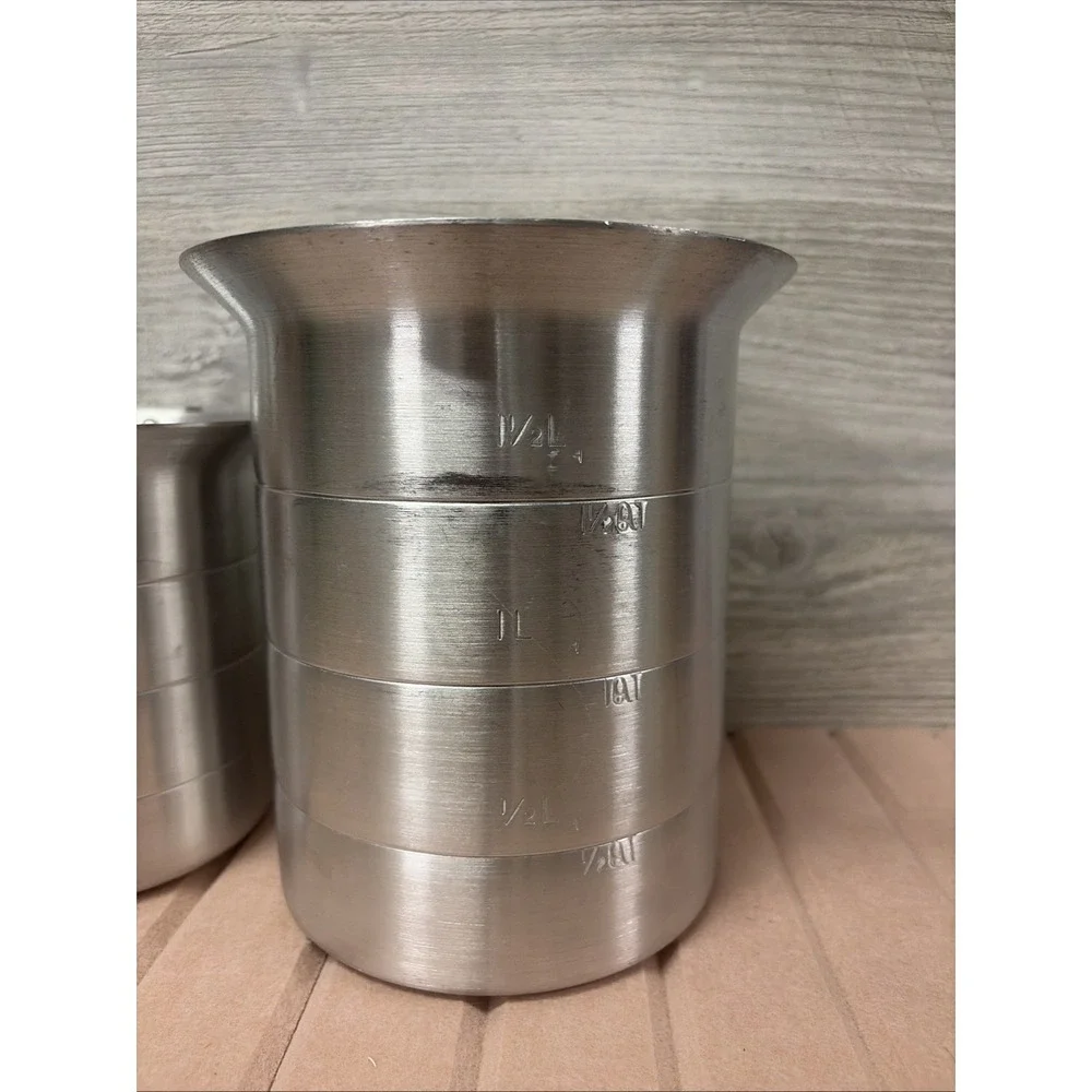 Winco Aluminum Commercial Measuring Cups 2, 1, And 1/2 Quart (C3)